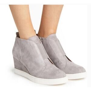 L. Paolo Felicia Perforated Suede Hidden Wedge Sneaker Bootie Gray Women’s 7.5